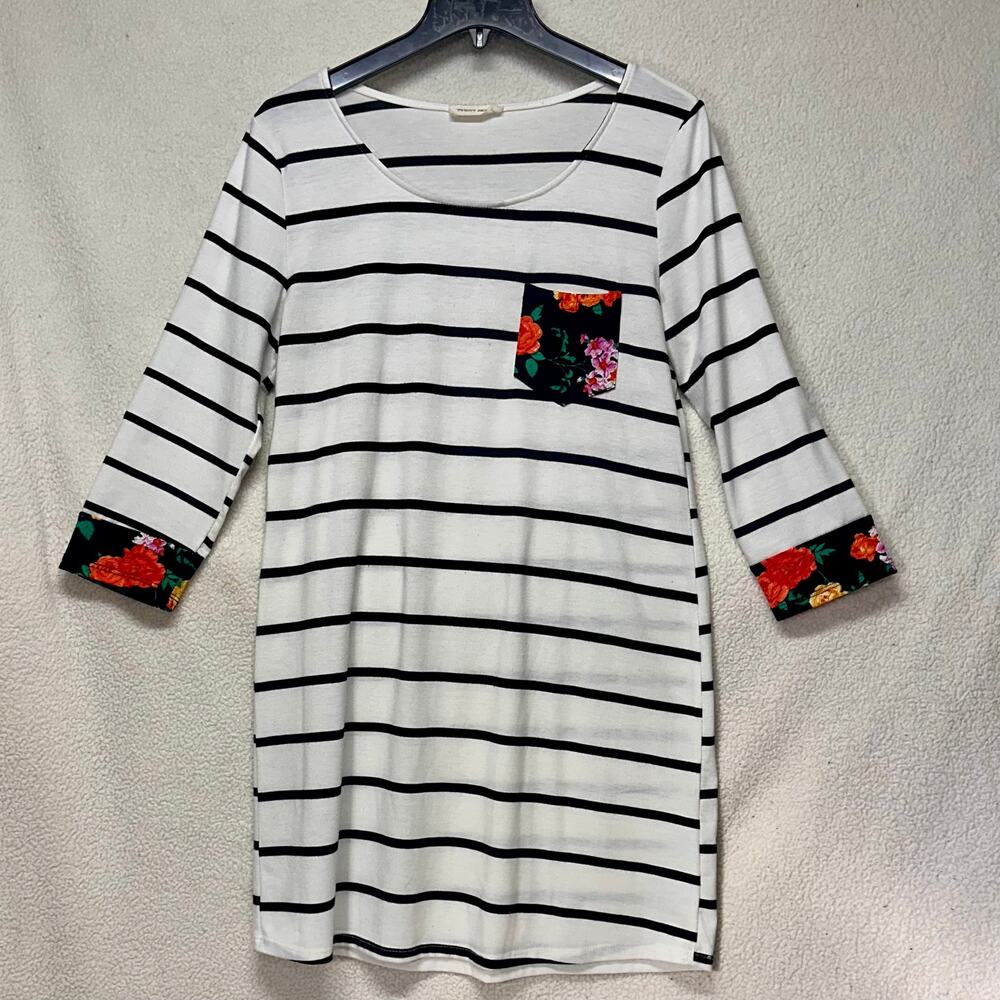 Twenty Second Striped T Shirt Dress Floral Pocket Black White 3/4 Sleeve Small